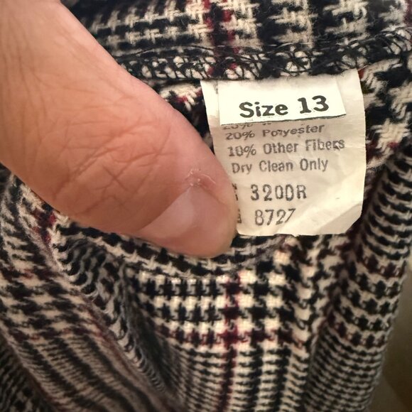 Vintage Plaid High-Waisted Pleated Midi Skirt Size 13 Polyester Blend Black Red - Picture 6 of 7